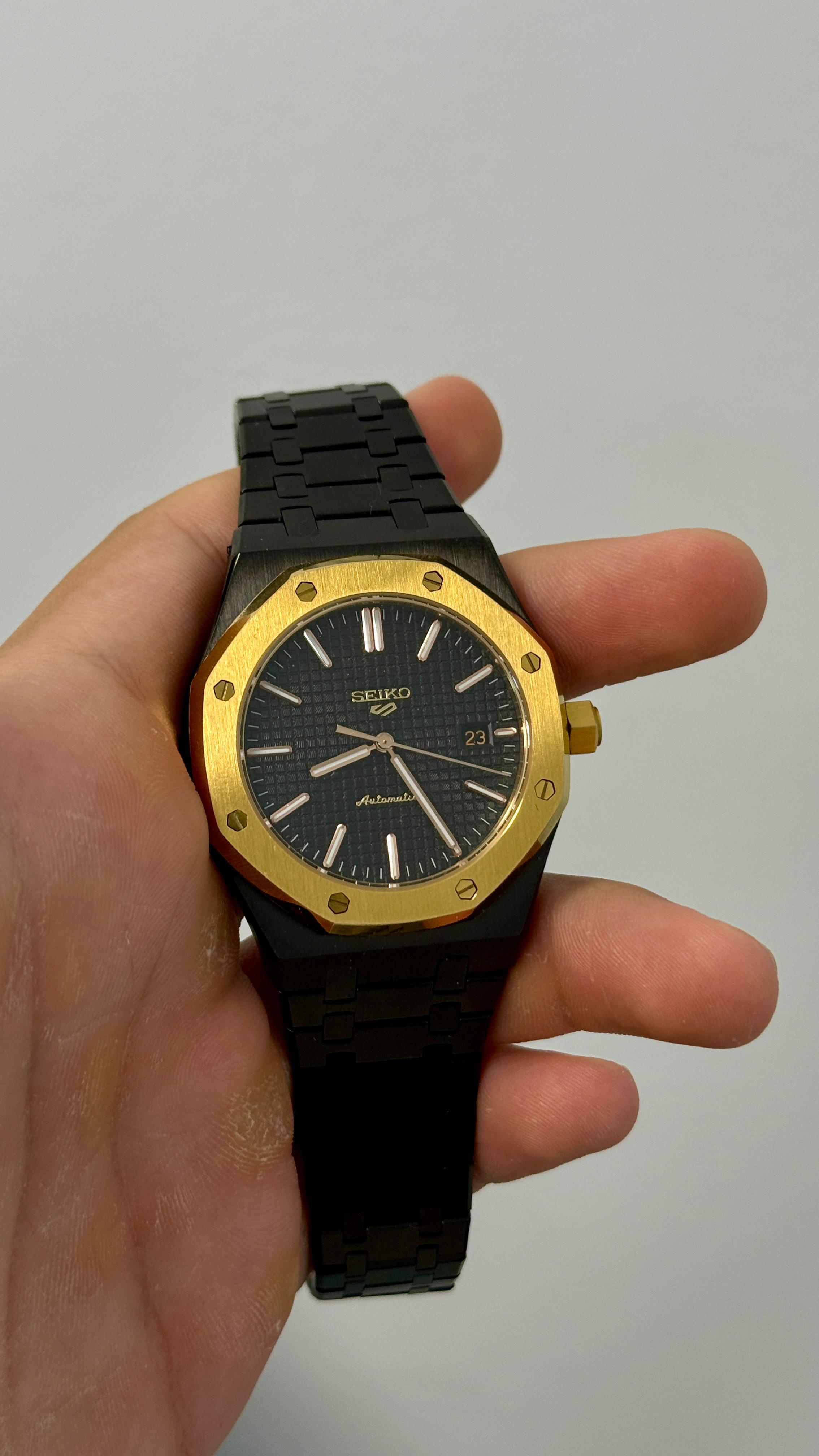 OAK mod b¬g — bisel dorado